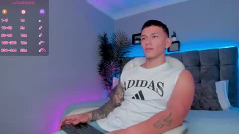 Snapshot of thomas_moon_ chatting on 23, 6, 2026 Thomas online show from 23, 6, 2026