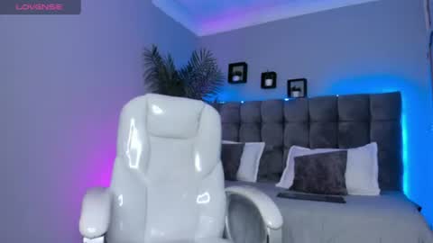 Snapshot of thomas_moon_ chatting on 14, 7, 2026 Thomas online show from 14, 7, 2026