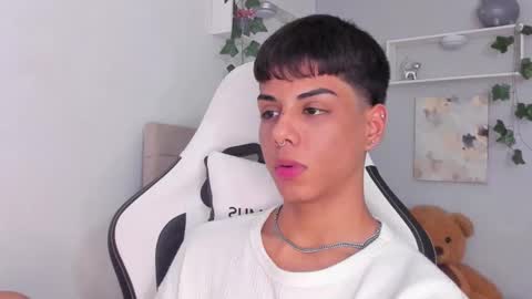 Thomas online show from 14, 11, 2025