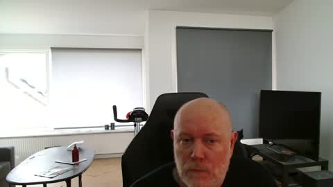 thomash32 online show from 23, 10, 2025