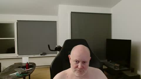 thomash32 online show from 11, 11, 2025