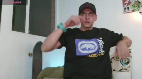 Snapshot of thomasjons chatting on 7, 6, 2026 thomasjons online show from 7, 6, 2026