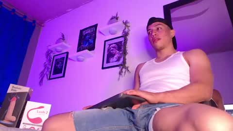 Snapshot of thomsevery_ chatting on 3, 1, 2025 Thoms Every online show from 3, 1, 2025