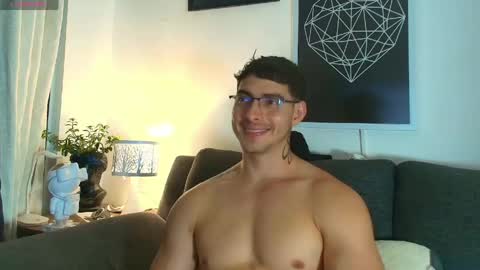 Snapshot of thomylov chatting on 8, 5, 2026 thomylov online show from 8, 5, 2026