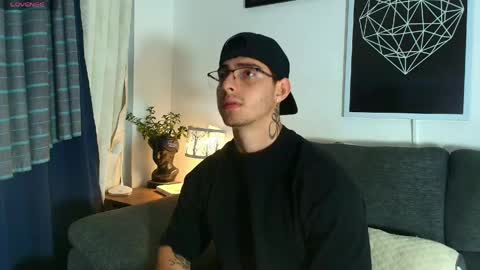 Snapshot of thomylov chatting on 29, 5, 2026 thomylov online show from 29, 5, 2026
