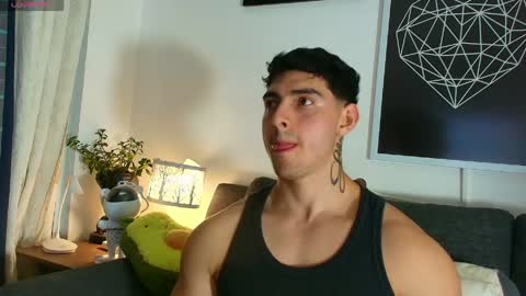 Snapshot of thomylov chatting on 30, 5, 2026 thomylov online show from 30, 5, 2026