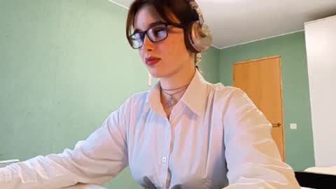 Snapshot of thorashortle chatting on 19, 10, 2025 Grace online show from 19, 10, 2025