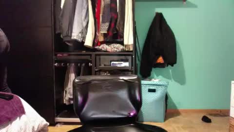 Snapshot of throatfucker2000 chatting on 19, 1, 2025 throatfucker2000 online show from 19, 1, 2025