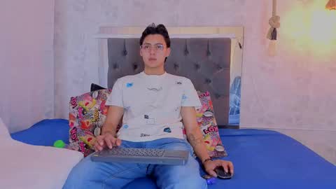 Snapshot of tian_sex chatting on 16, 5, 2026 online show from 16, 5, 2026