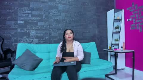Snapshot of tiana_glow29 chatting on 29, 5, 2026 Tiana online show from 29, 5, 2026