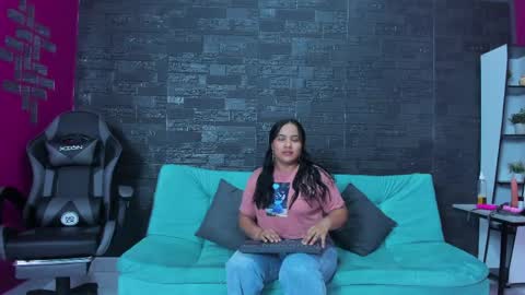 Snapshot of tiana_glow29 chatting on 1, 6, 2026 Tiana online show from 1, 6, 2026