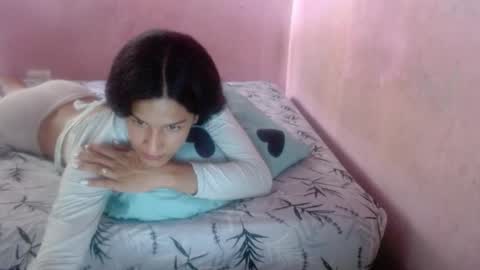 Snapshot of tianiiss_sweet chatting on 12, 9, 2025 Tiana online show from 12, 9, 2025