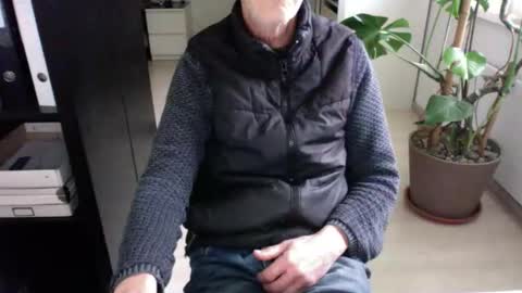 Snapshot of tiburzio chatting on 1, 12, 2025 tiburzio online show from 1, 12, 2025