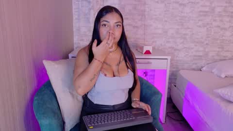 Tifanny online show from 5, 11, 2025