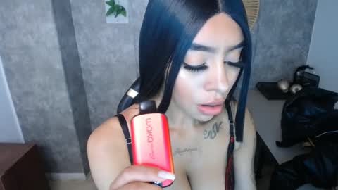 Snapshot of tiffany_1m chatting on 15, 1, 2025 tiffany_1m online show from 15, 1, 2025