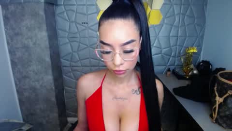 Snapshot of tiffany_1m chatting on 12, 3, 2025 tiffany_1m online show from 12, 3, 2025