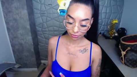 Snapshot of tiffany_1m chatting on 12, 3, 2025 tiffany_1m online show from 12, 3, 2025