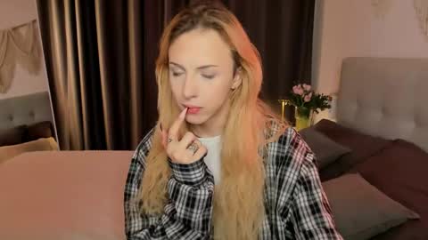 Tiffany online show from 15, 4, 2026