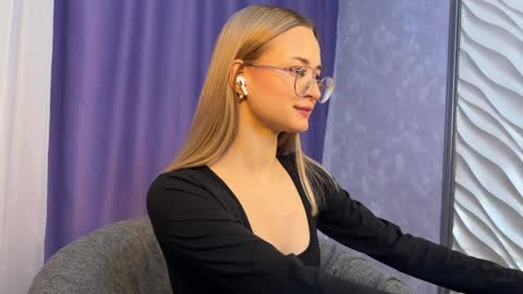 Snapshot of tiffanyhunt chatting on 16, 12, 2024 Tiffany online show from 16, 12, 2024