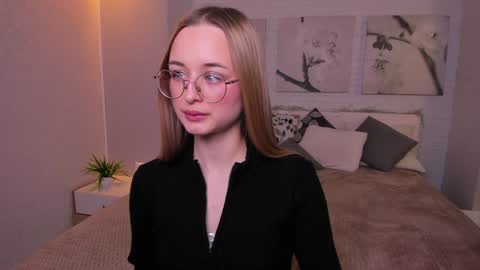 Snapshot of tiffanyhunt chatting on 3, 2, 2025 Tiffany online show from 3, 2, 2025