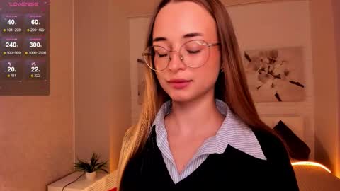 Snapshot of tiffanyhunt chatting on 10, 11, 2025 Tiffany online show from 10, 11, 2025