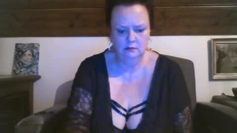 TiffanyMature online show from 2, 4, 2026