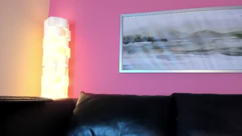 Stefany Suarez online show from 11, 4, 2026