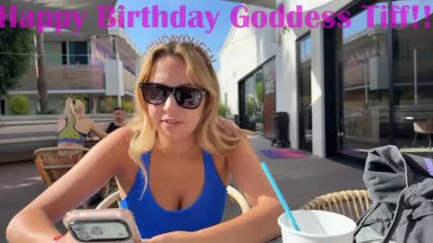 Tiffstreatsxoxo online show from 22, 4, 2026