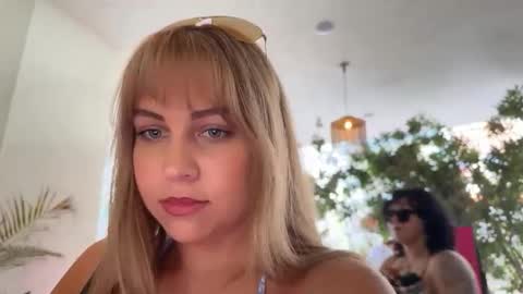 Snapshot of tiffstreatsxoxo chatting on 11, 5, 2026 Tiffstreatsxoxo online show from 11, 5, 2026