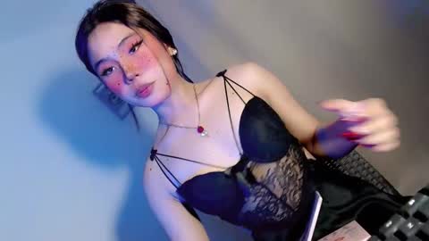 tight_elliana online show from 1, 2, 2026