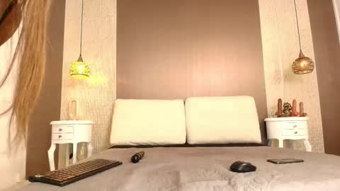 T I F F A N Y online show from 5, 1, 2026