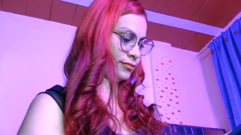 Snapshot of tiiny_emiily chatting on 13, 6, 2026 TIINY Special show when it reaches 10000 flowers online show from 13, 6, 2026