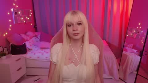 Snapshot of tilda_swintonn chatting on 29, 5, 2026 Lola online show from 29, 5, 2026