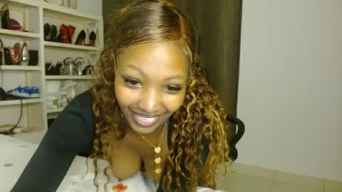 Snapshot of tilly_ebony chatting on 7, 7, 2026 Tilly online show from 7, 7, 2026