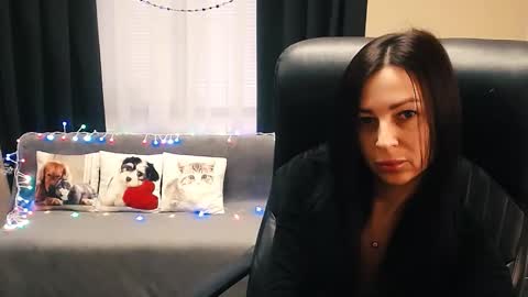 Snapshot of timeparadice chatting on 16, 12, 2025 Luisa online show from 16, 12, 2025