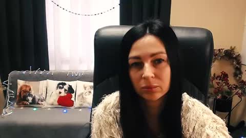 Snapshot of timeparadice chatting on 23, 12, 2025 Luisa online show from 23, 12, 2025