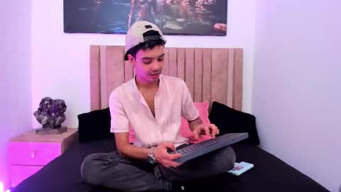 Snapshot of timothe_evans chatting on 15, 11, 2025 Evans online show from 15, 11, 2025