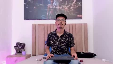 Snapshot of timothe_evans chatting on 4, 12, 2025 Evans online show from 4, 12, 2025