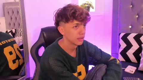 Timothy 21 years old online show from 30, 11, 2025