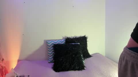 Timothy 21 years old online show from 20, 12, 2025