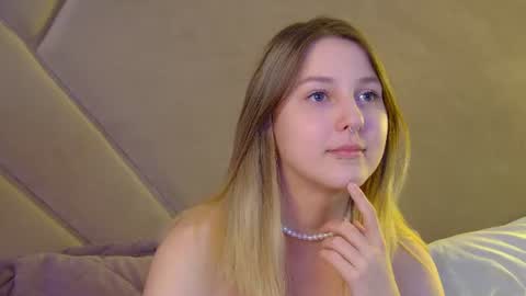 Snapshot of tinaburton chatting on 25, 6, 2026 TinaBurton online show from 25, 6, 2026