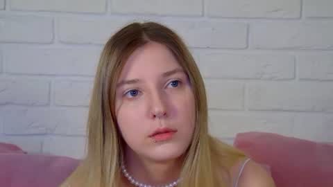 Snapshot of tinaburton chatting on 1, 7, 2026 TinaBurton online show from 1, 7, 2026