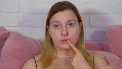 Snapshot of tinaburton chatting on 9, 7, 2026 TinaBurton online show from 9, 7, 2026
