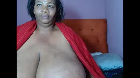 Snapshot of tinagiant chatting on 9, 6, 2026 tinagiant online show from 9, 6, 2026