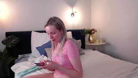 tinasiner online show from 7, 10, 2025