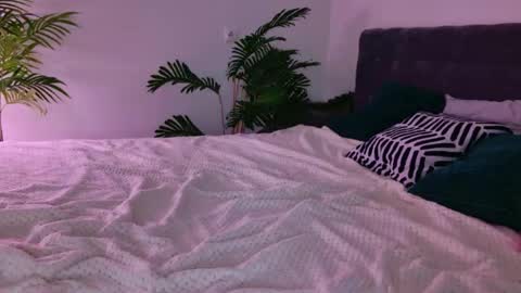 Snapshot of tinasiner chatting on 3, 6, 2026 tinasiner online show from 3, 6, 2026
