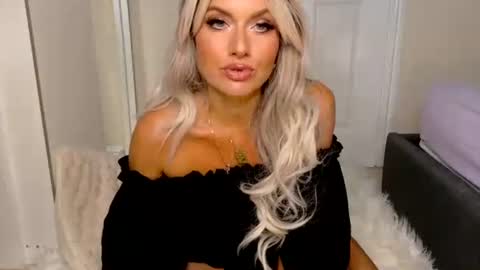 tinkerbell822 online show from 16, 5, 2026