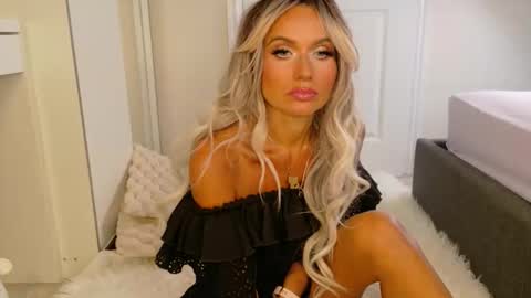 tinkerbell822 online show from 30, 5, 2026