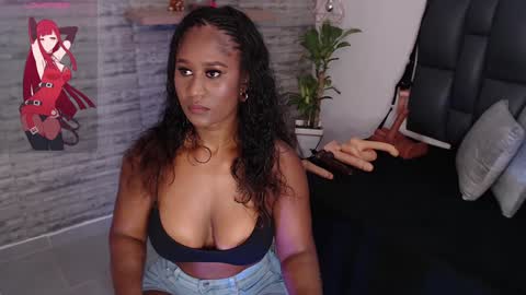 Tinna Goddess online show from 27, 1, 2025