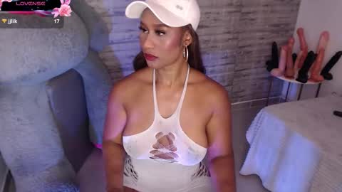 Tinna Goddess online show from 26, 11, 2025